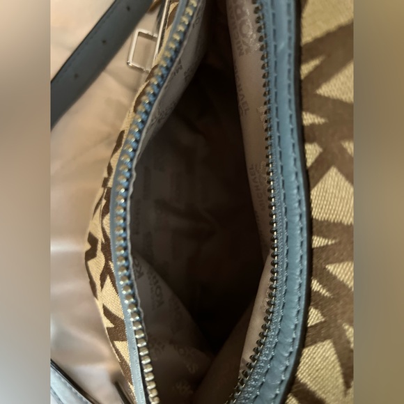 Michael Kors bag - Picture 6 of 13